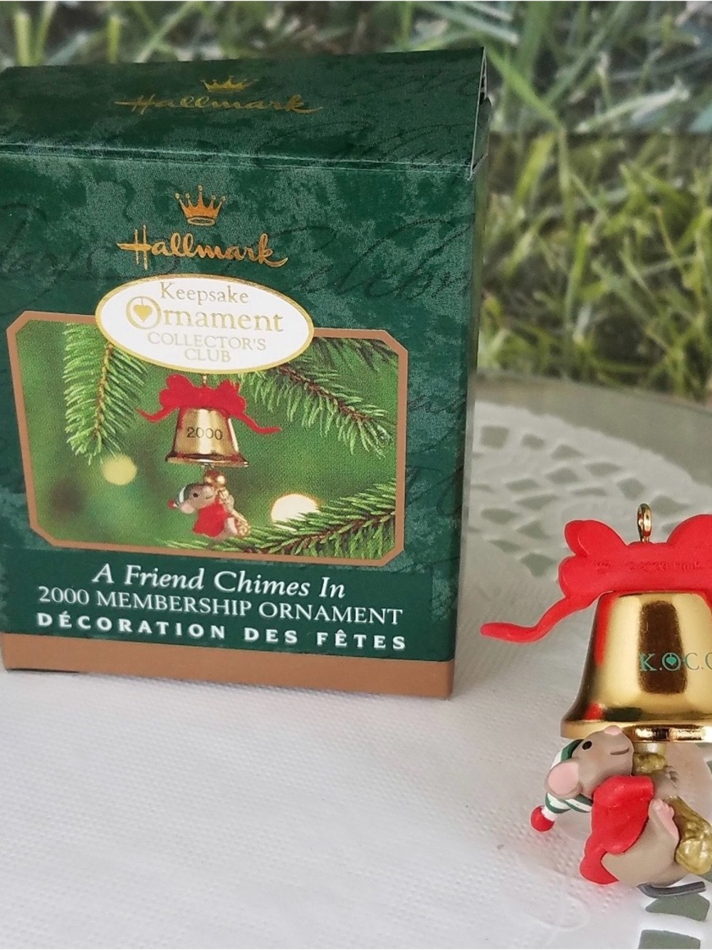 2000 a friend chimes in hallmark ornament membership ornament miniature